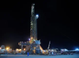 Drilling two oil wells in Dhi Qar