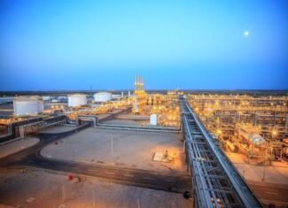 Iraq Iran discuss joint oilfield development