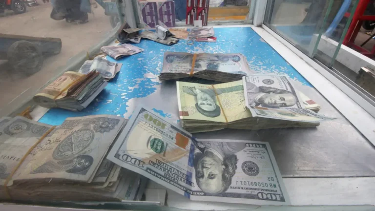 Al Khazali calls for Iraqs freedom to dispose of dollars America is not kind to us and this is our money