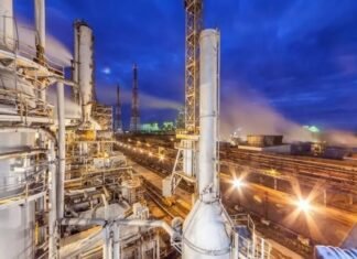 Baghdad signs contract with UAEs ARJ to build fertilizer plant