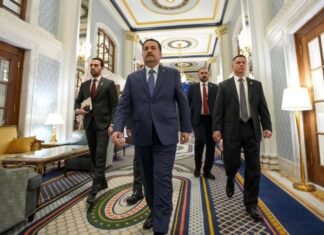 Iraqi PM meets with Iraqi community in Washington DC