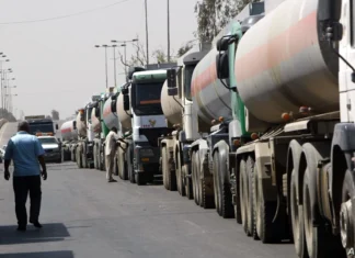 Oil supplies Anbar with 39 trucks loaded with gasoline to reduce the fuel scarcity crisis