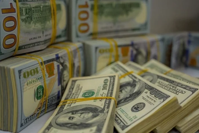 Economist explains the reasons for the rise in the dollar price again
