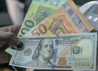 Dollar falls, yen heads for first weekly drop in 6 weeks