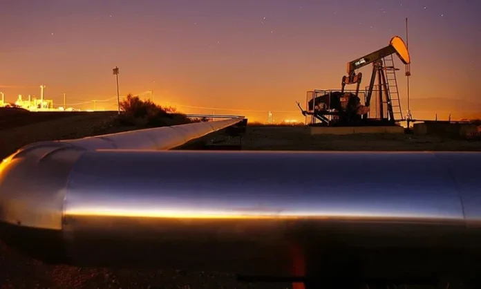 Oil prices fall as US crude inventories rise