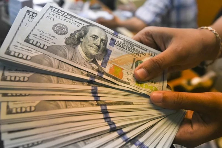 The government is helpless. The dollar continues to destabilize the economy in Iraq
