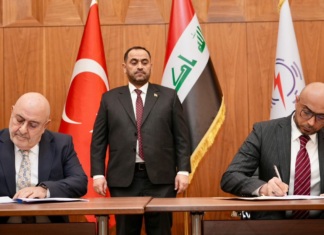 Minister of Electricity sponsors signing of contract to build 3 transformer stations in southern Iraq with international funding