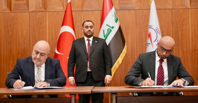 Minister of Electricity sponsors signing of contract to build 3 transformer stations in southern Iraq with international funding