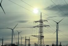 Electricity to {dinaropinions.com}: Production drops to 15 thousand megawatts