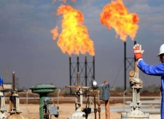 Iraqi economist warns of potential devaluation of the dinar amid global oil price challenges
