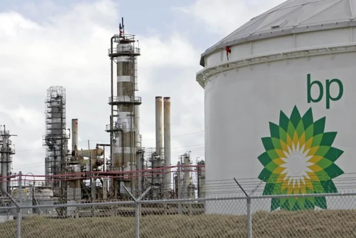 Iraq signs agreements with BP develop 4 oil fields in Kirkuk