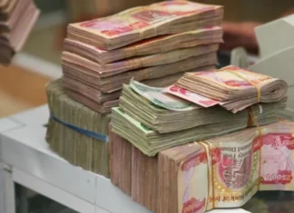 Al-Kroui announces the collection of 80 MPs’ signatures to activate the salary scale and reduce the allocations of the three presidencies. Al-Kroui announces the collection of 80 MPs' signatures to activate the salary scale and reduce the allocations of the three presidencies.