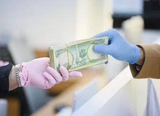 Economist: The liquidity crisis will not affect employee salaries.