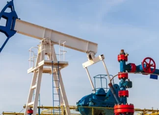 Oil falls more than 2% as OPEC+ decisions await