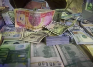 Iraq's domestic debt is rising, and there are claims that budget schedules are being hidden to prevent the truth from being revealed.