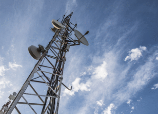 The US agrees to sell an advanced communications system to Iraq. 1