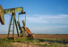 US reopening forecast boosts jet fuel surge