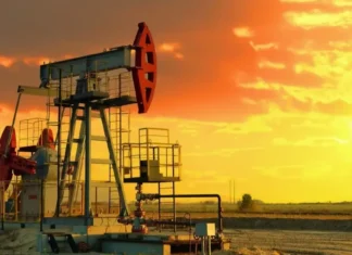 Crude holds gains as US GDP growth supports market