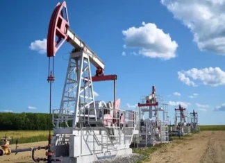 Oil edges up as Ukraine strikes rattle Russian supply