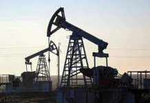 Oil prices fell as markets monitored supply risks.