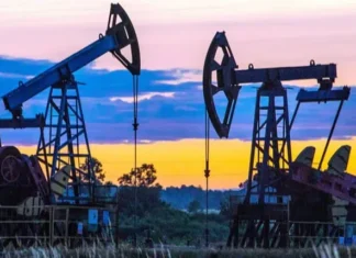 Oil prices tumble with Russia-Ukraine deal in sight