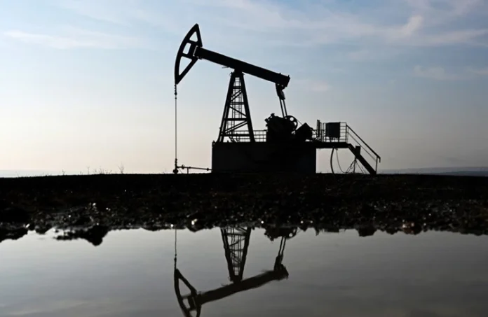 Oil prices fall due to expectations of a global supply glut