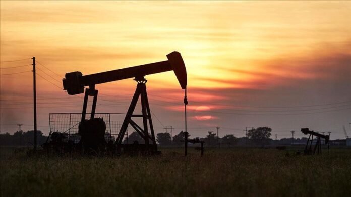 Oil prices rebounds following massive US stockpile drop