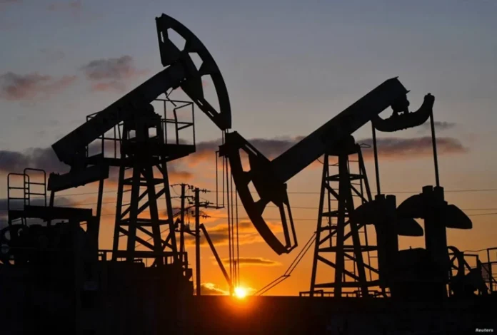 Oil prices rise amid continued concerns about US supply. Oil prices rise amid continued concerns about US supply.