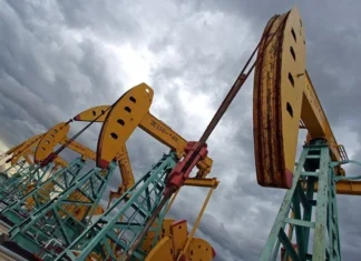 Oil prices stabilize amid winter production disruptions in America