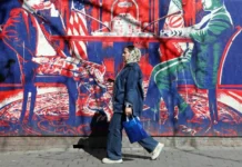 Asian markets fluctuate after healthy week of tech gains Asian markets fluctuate after healthy week of tech gains