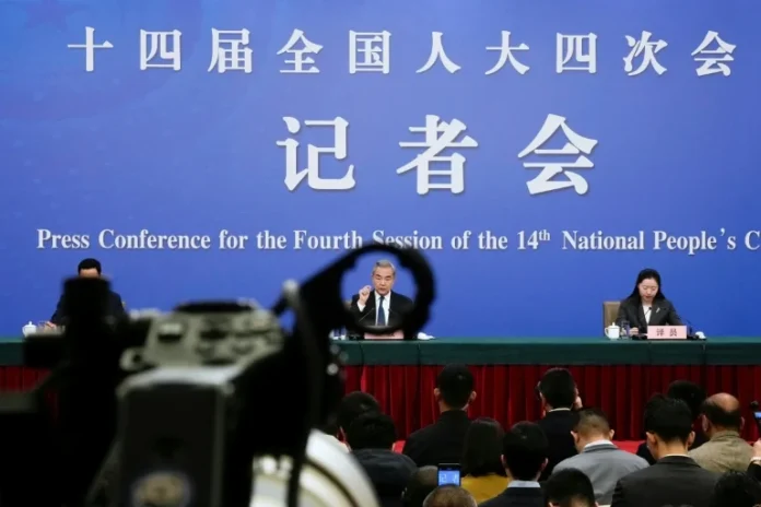 China FM urges US to manage differences in face of trade woes China FM urges US to manage differences in face of trade woes