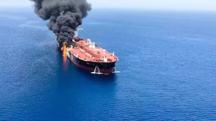 The Revolutionary Guard announces targeting an oil tanker in the Strait of Hormuz