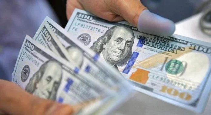 A slight decrease in dollar exchange rates in Baghdad and Erbil with the opening of the stock exchange.