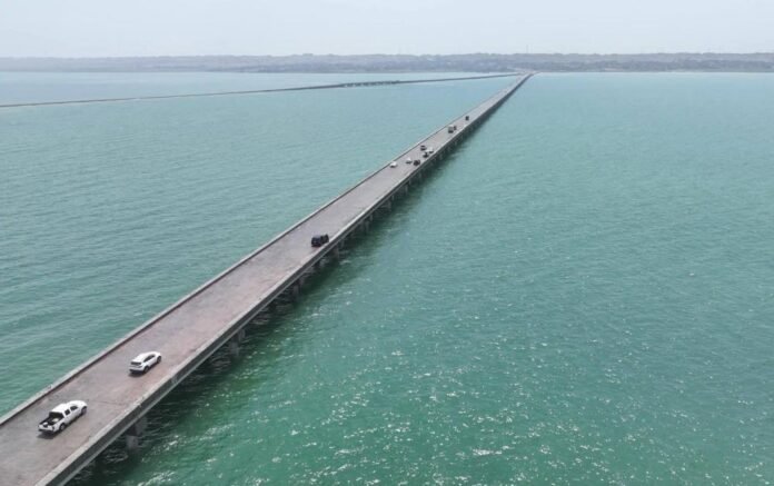 In pictures Temporary opening of Iraq's longest bridge (1)