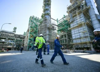 Total Energies refinery working full tilt to keep France fuelled