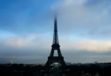 French economy records zero growth in first quarter