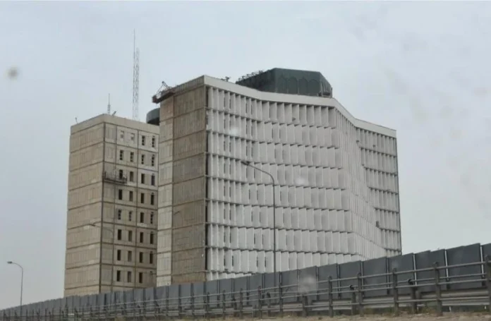 Iraq Finance Minister and European Bank discuss economic reform