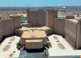 Iraqi Oil Ministry Reports Big Fall in Oil Revenues