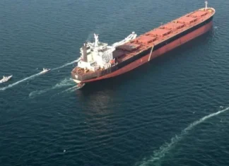 Iraqi oil tankers brave Strait of Hormuz risks amid regional escalation