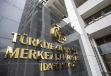 The Turkish central bank loses $8.4 billion from its reserves.