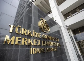The Turkish central bank loses $8.4 billion from its reserves.