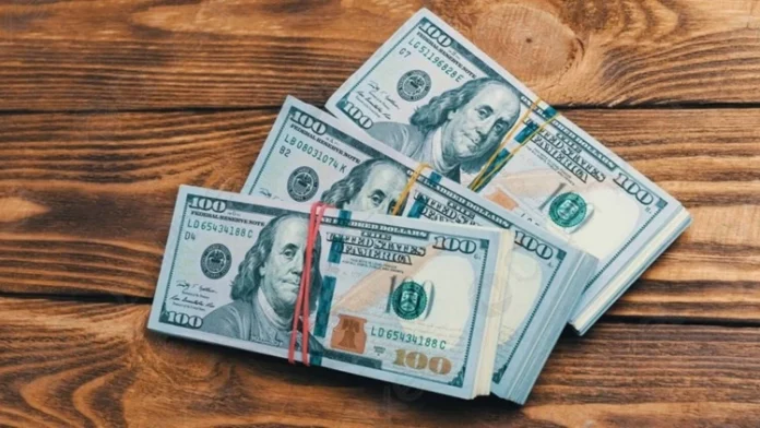 The dollar continues its rise... a new surge disrupts local markets.
