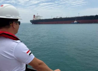 An economist calls on the government to maneuver with oil exports due to the ongoing Hormuz crisis. An economist calls on the government to maneuver with oil exports due to the ongoing Hormuz crisis.