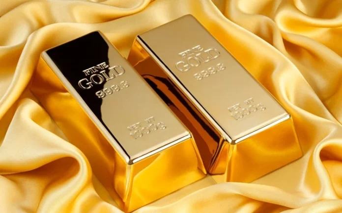 Global gold prices declined as investors took profits and awaited developments in US monetary policy. Global gold prices declined as investors took profits and awaited developments in US monetary policy.