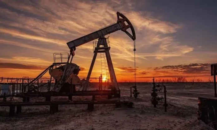 Oil recovers its gains... Brent crude nears $72