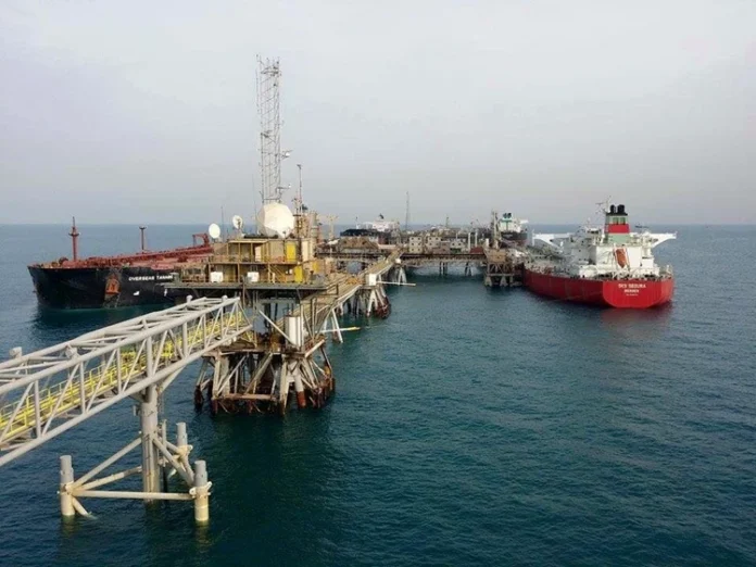 Iraqi oil continues to flow through the Strait of Hormuz to global markets Iraqi oil continues to flow through the Strait of Hormuz to global markets