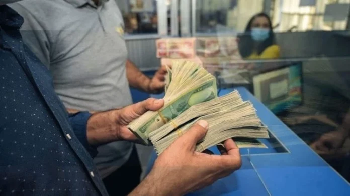 An economist explains the extent to which cash liquidity can be withdrawn from citizens.