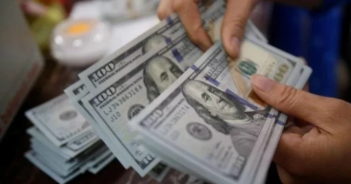 Dollar exchange rates varied between Baghdad and Erbil at the start of weekly trading.