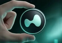 Hyperliquid Strategies buys $45.8M HYPE while whale selling concerns remain