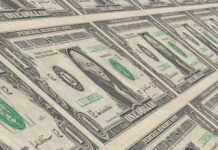 Iraqi PM Adviser "Denies US Plans to Halt Dollar Shipments"
